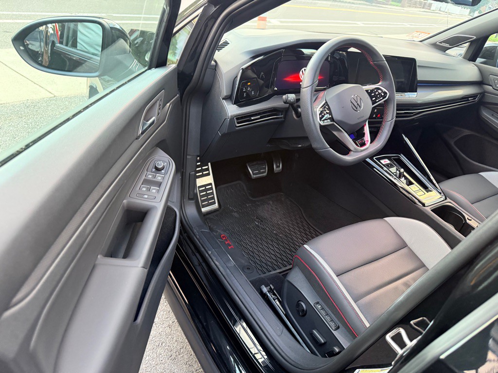 2024 Volkswagen GTI Image 8