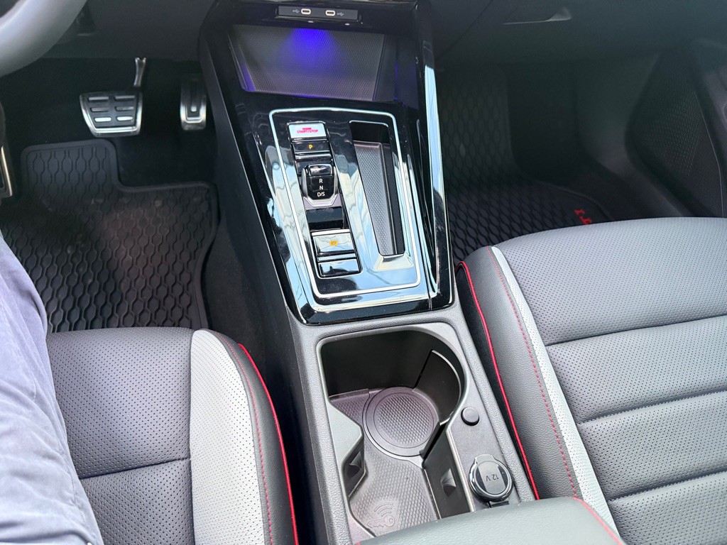 2024 Volkswagen GTI Image 16