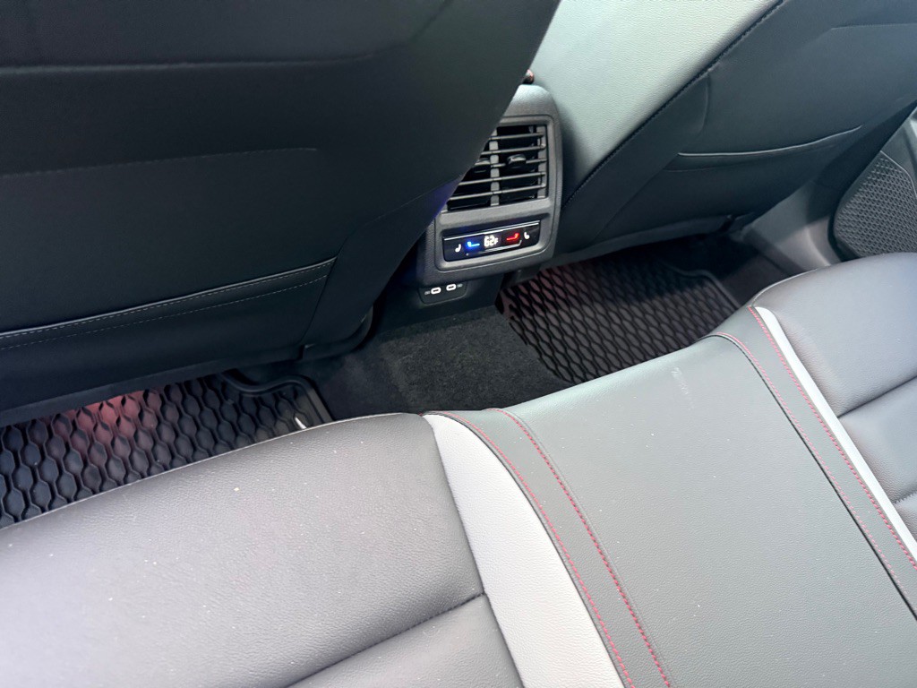 2024 Volkswagen GTI Image 23