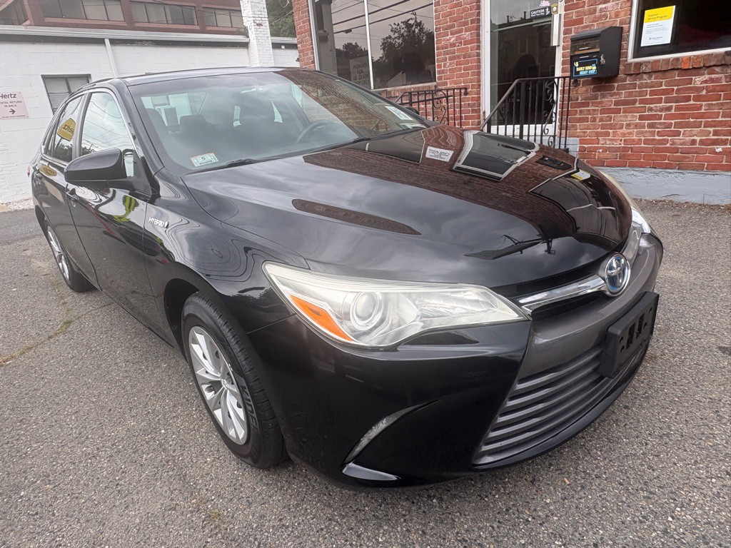 2016 Toyota Camry Image 1