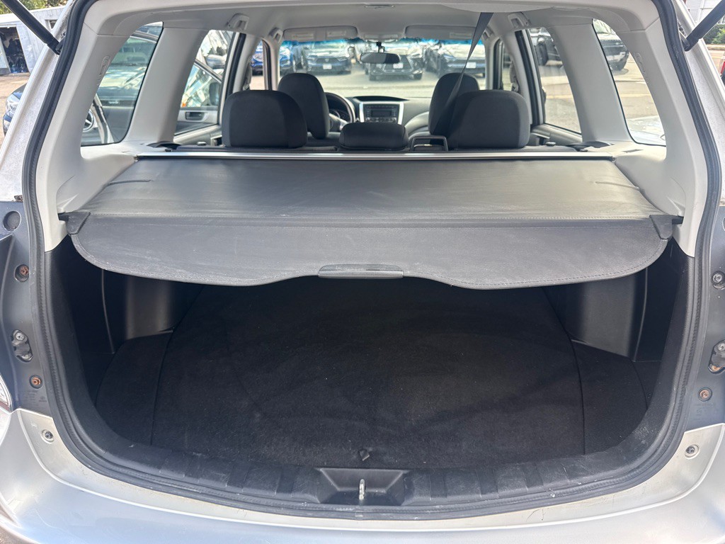 2010 Subaru Forester Image 12