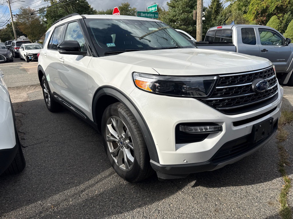 2024 Ford Explorer Image 1