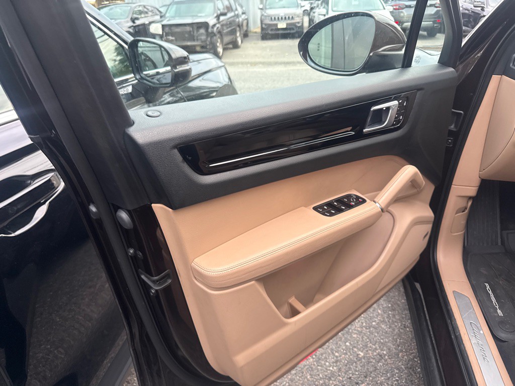 2020 Porsche Cayenne Image 5