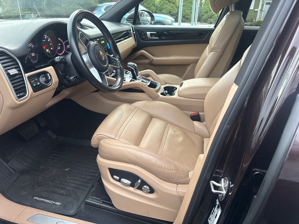 2020 Porsche Cayenne Image 6