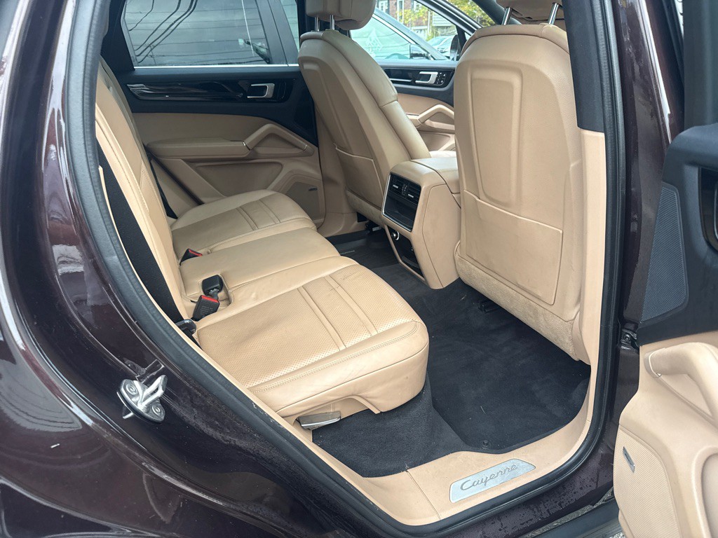 2020 Porsche Cayenne Image 11