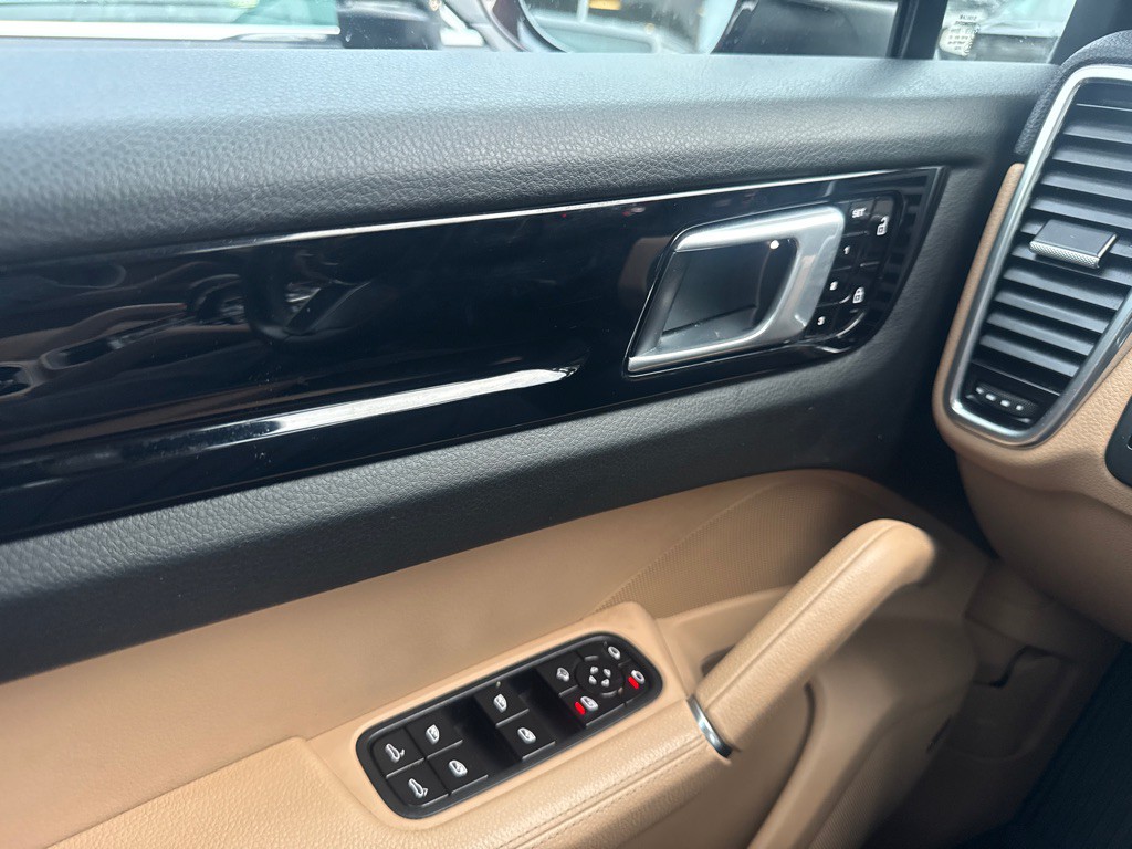2020 Porsche Cayenne Image 18