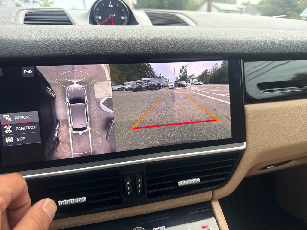 2020 Porsche Cayenne Image 21
