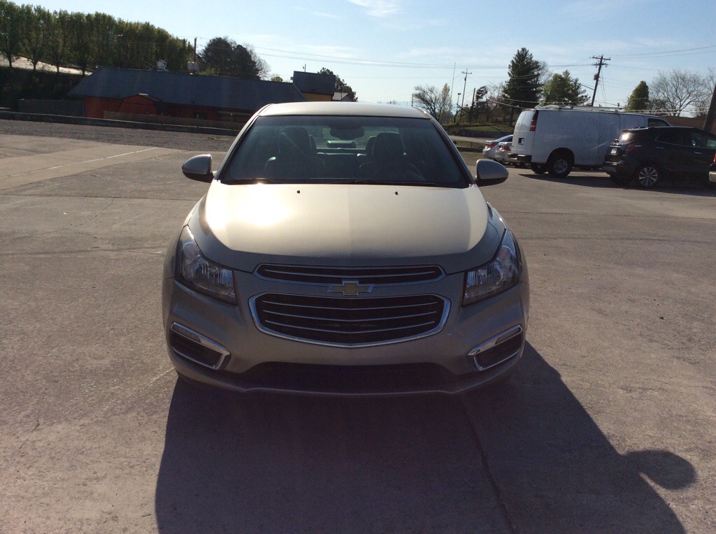 2016 Chevrolet Cruze Image 2