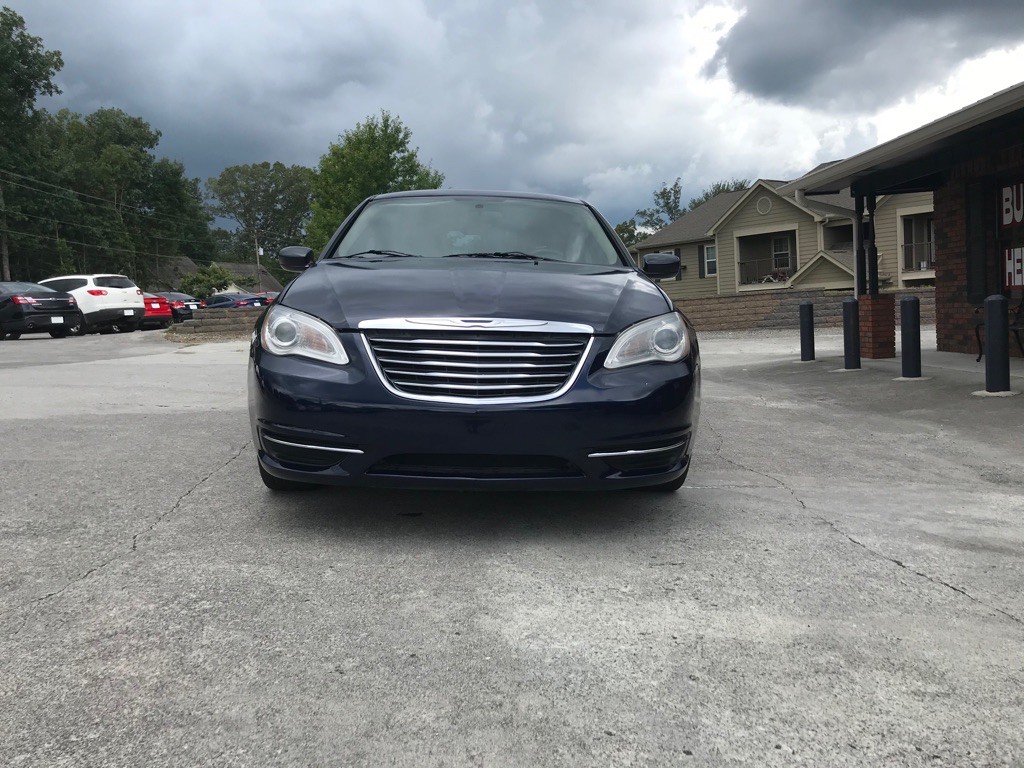 2012 Chrysler 200 Image 3