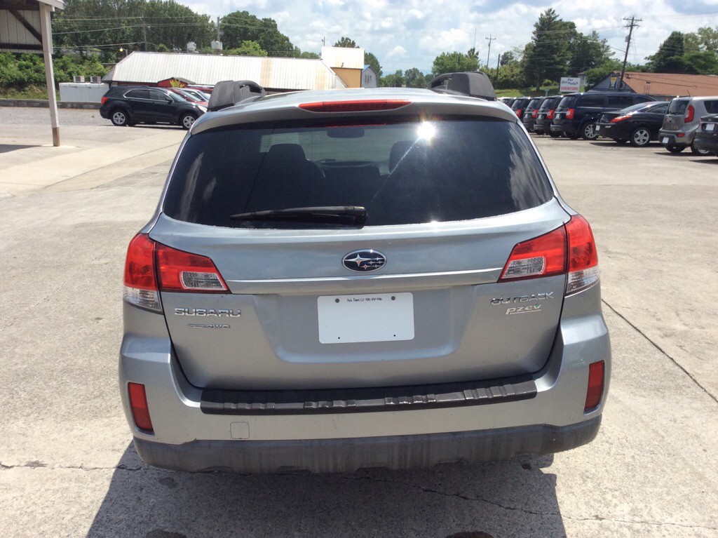 2010 Subaru Outback Image 4