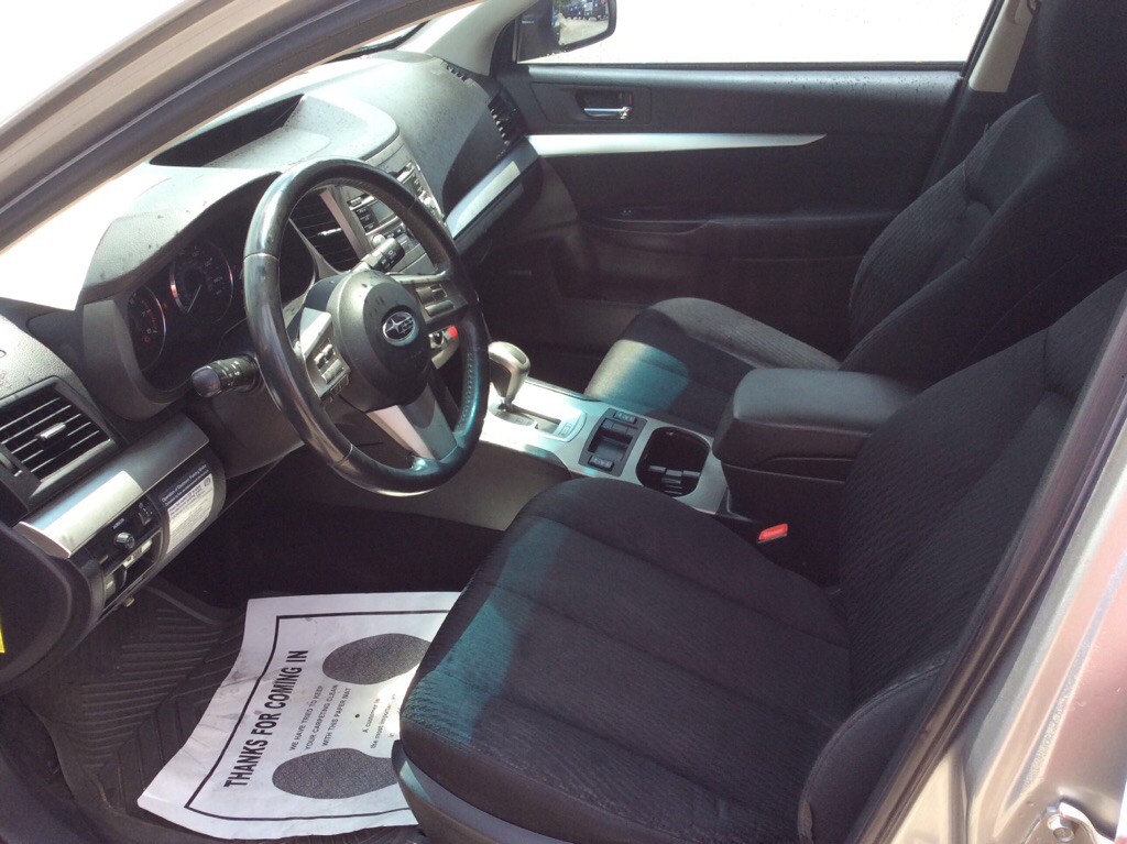 2010 Subaru Outback Image 5