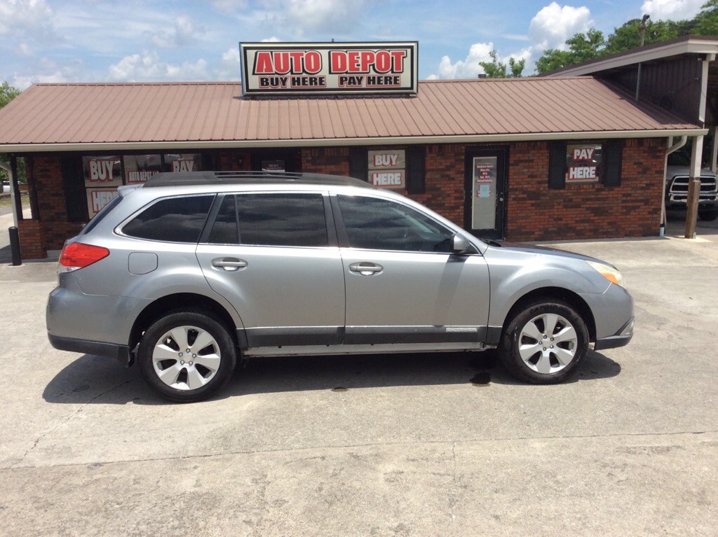 2010 Subaru Outback Image 2