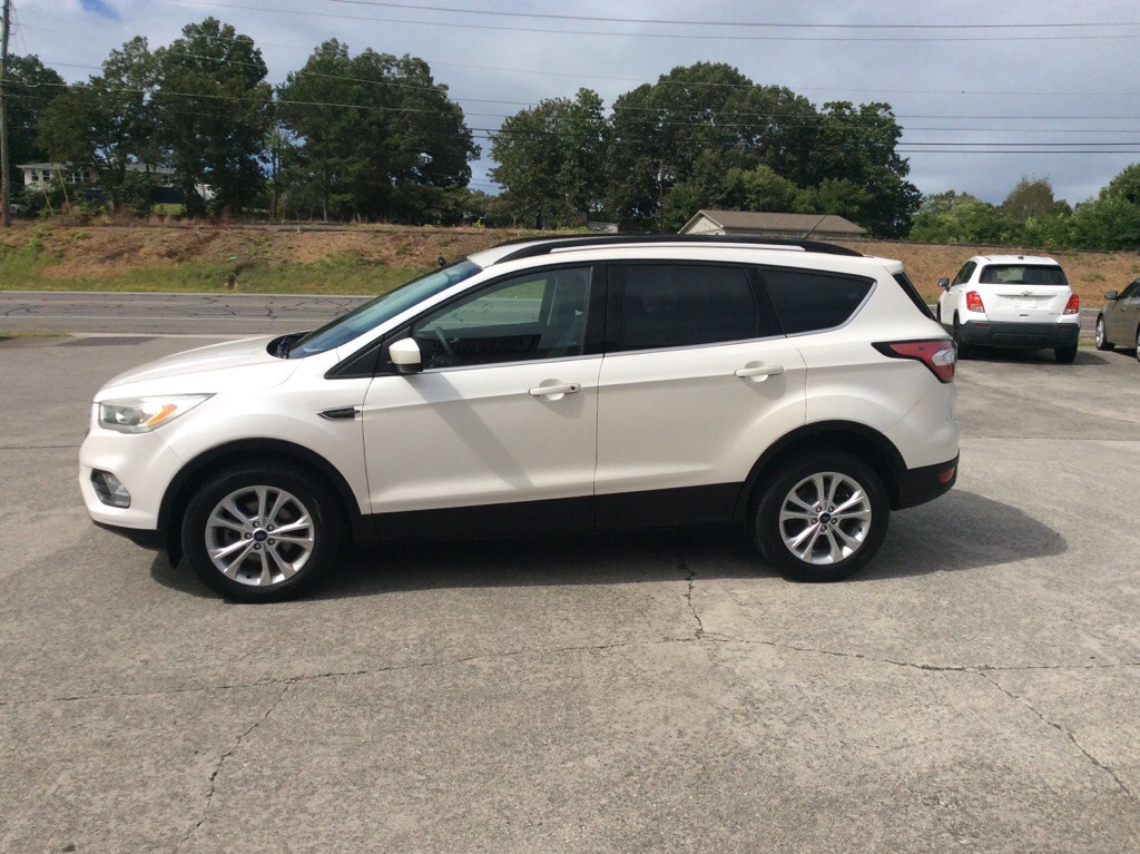 2017 Ford Escape Image 2