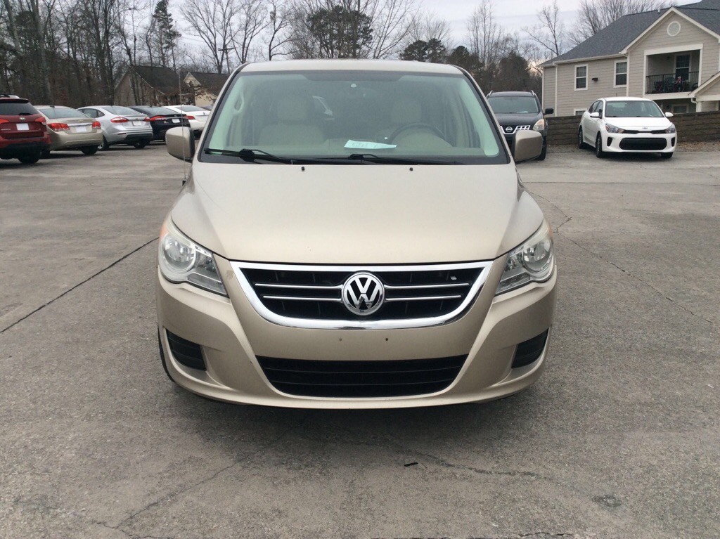 2009 Volkswagen Routan Image 3