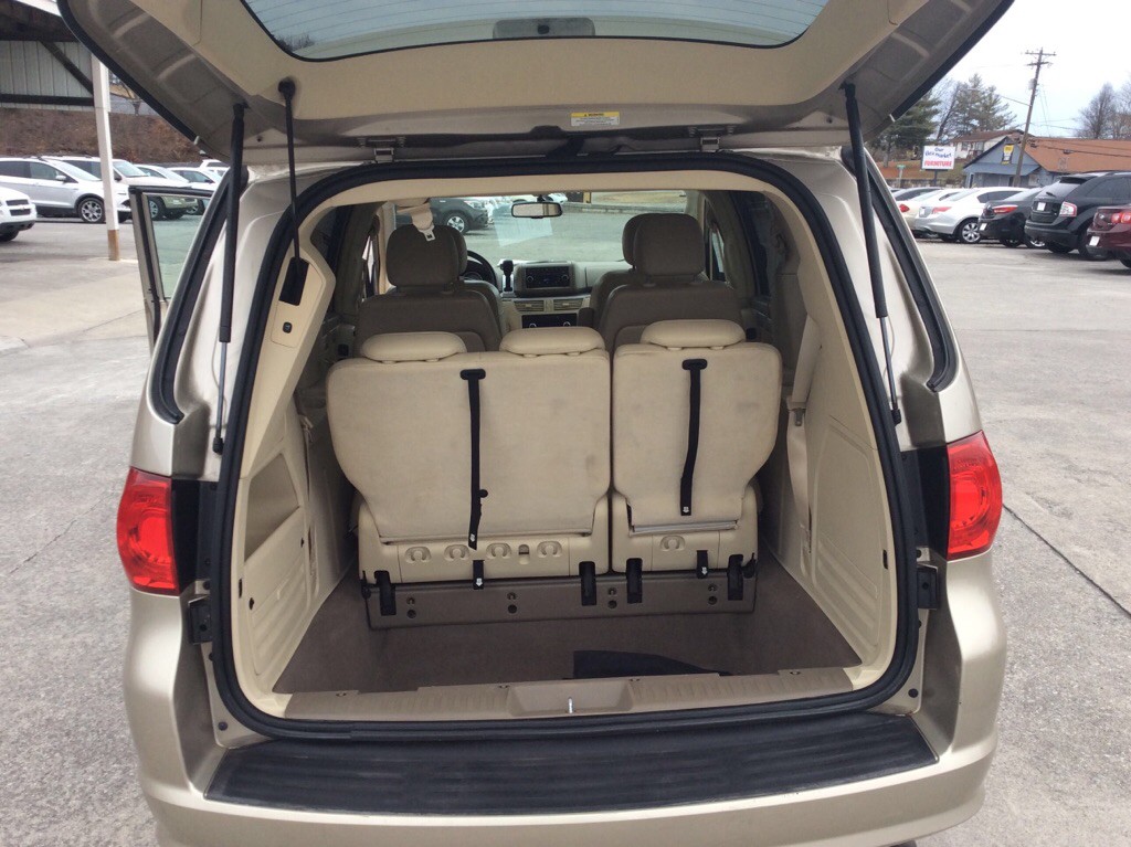2009 Volkswagen Routan Image 8
