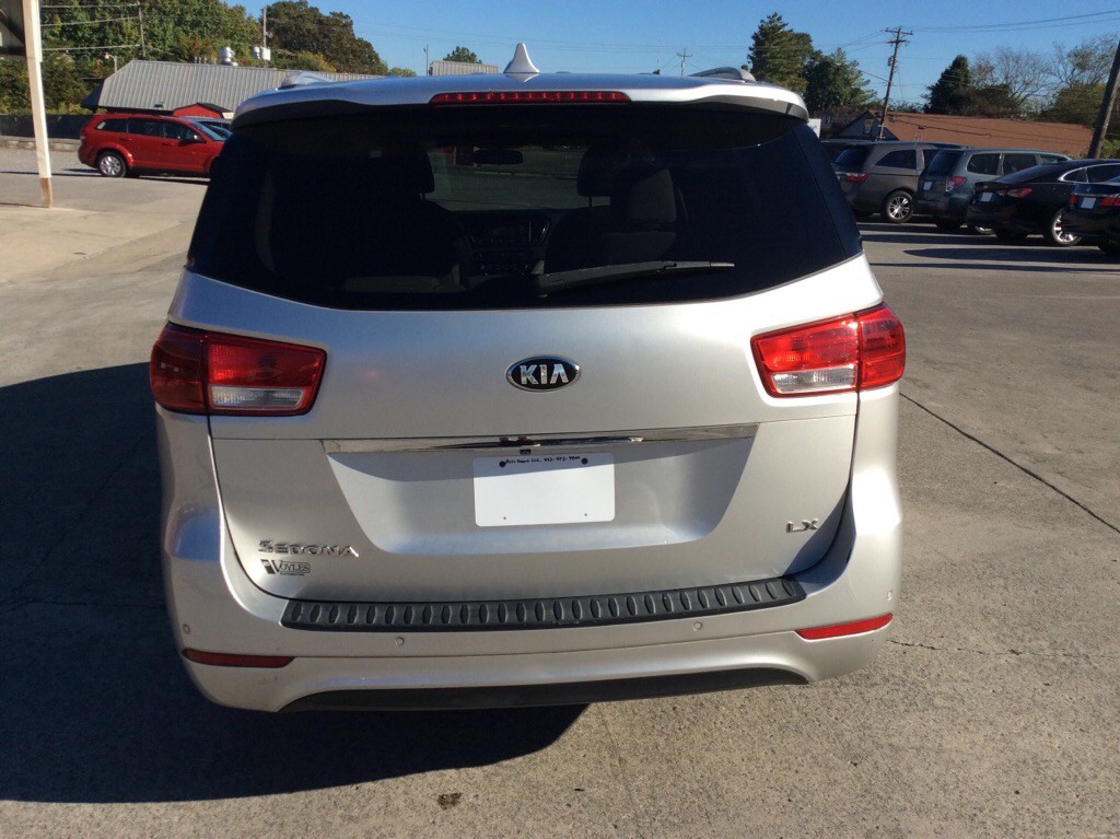 2016 Kia Sedona Image 4