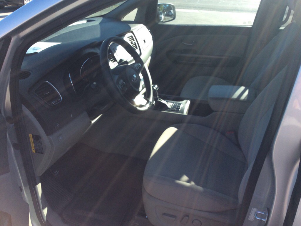 2016 Kia Sedona Image 5