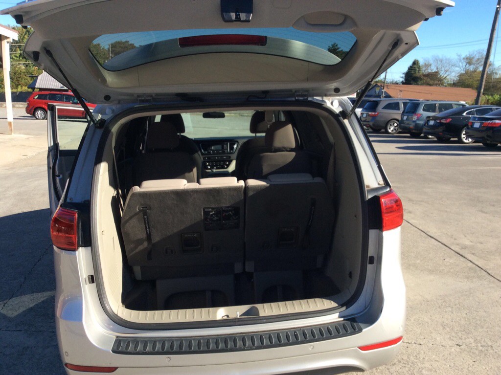 2016 Kia Sedona Image 7