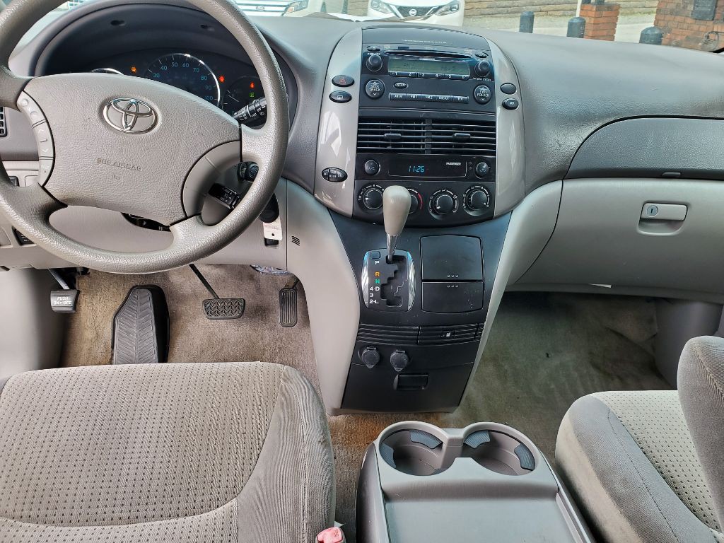 2006 Toyota Sienna Image 11