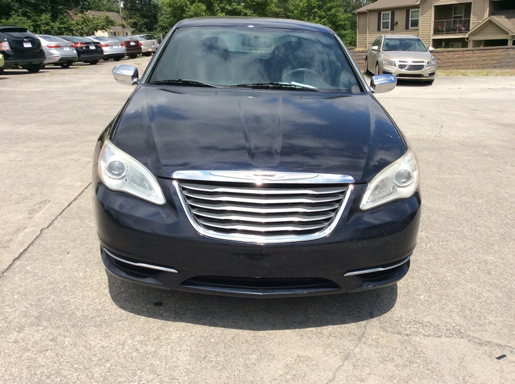 2012 Chrysler 200 Image 2