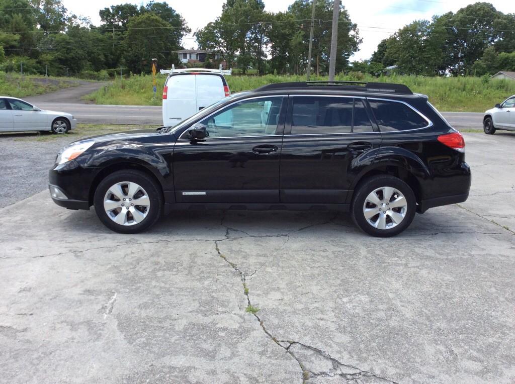 2011 Subaru Outback Image 1