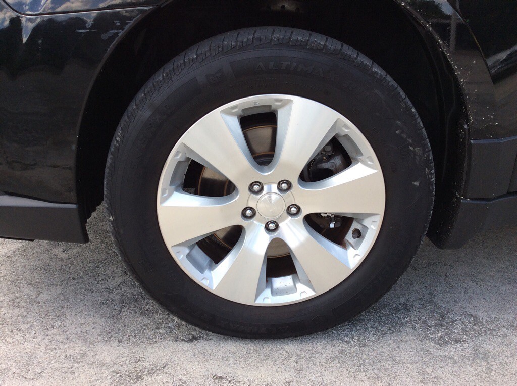 2011 Subaru Outback Image 5