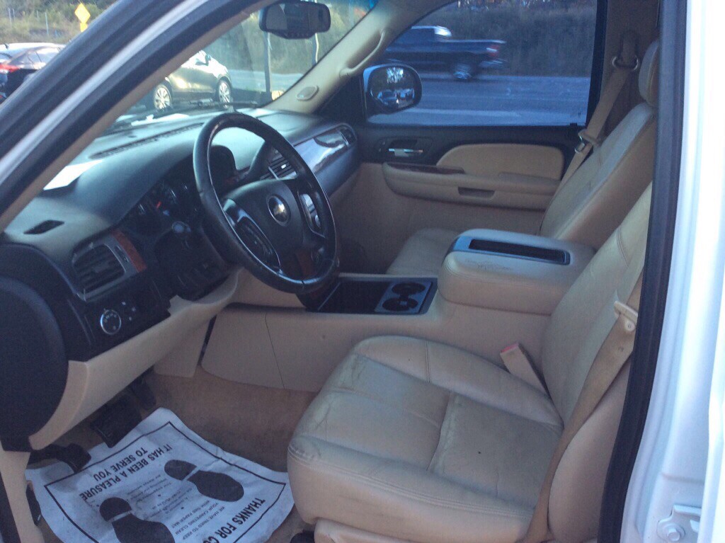 2008 Chevrolet Suburban Image 6