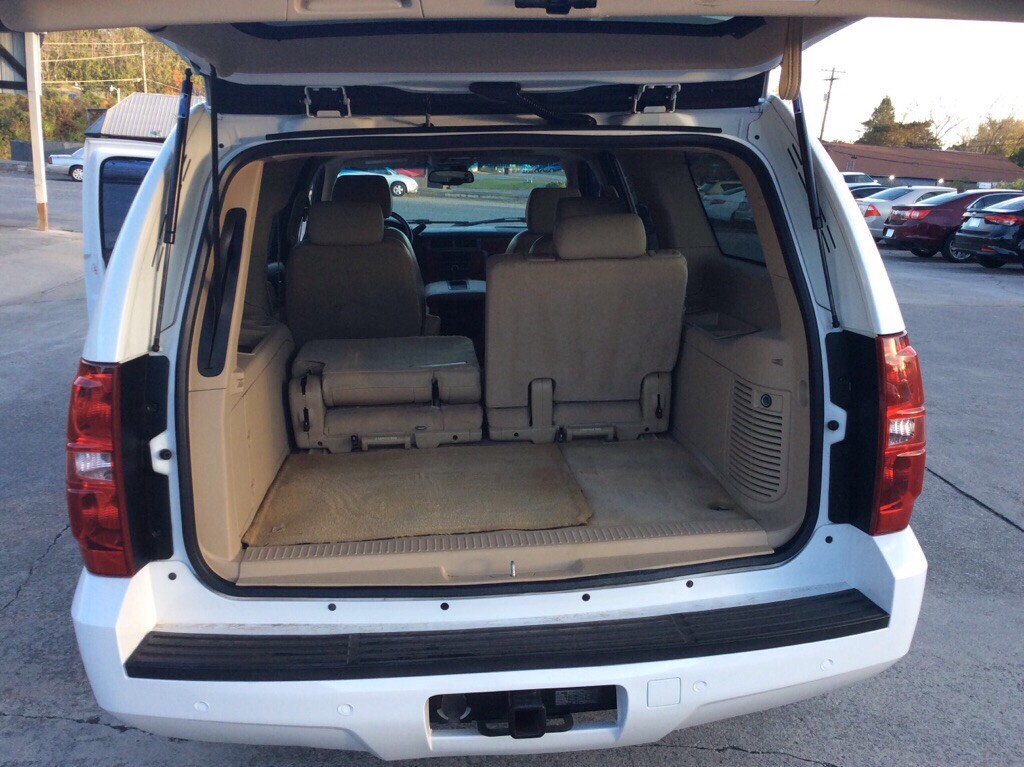 2008 Chevrolet Suburban Image 9