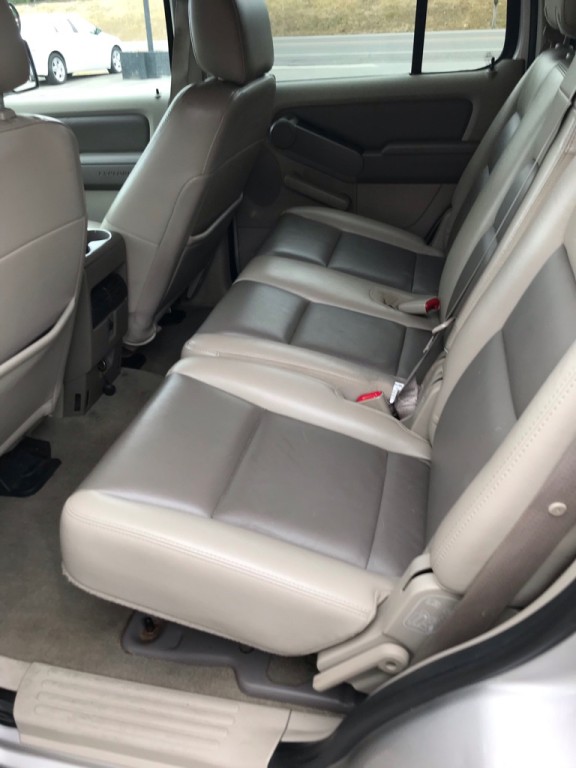 2006 Ford Explorer Image 7
