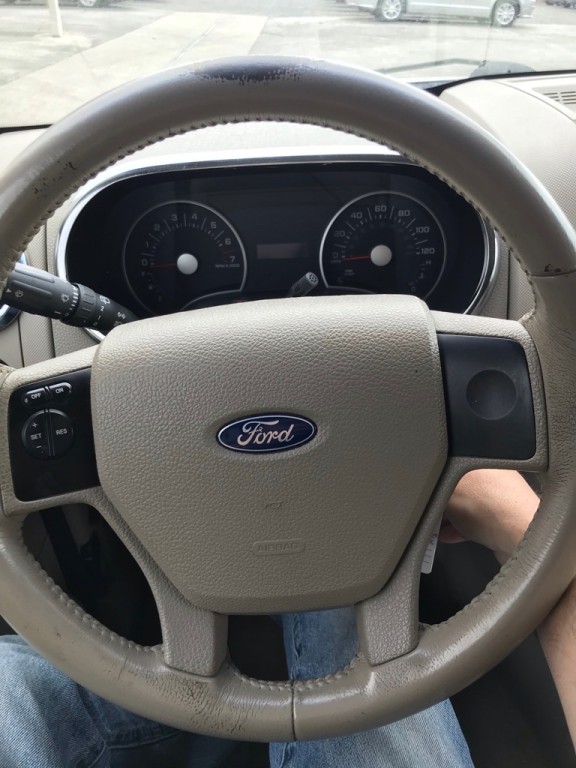 2006 Ford Explorer Image 10