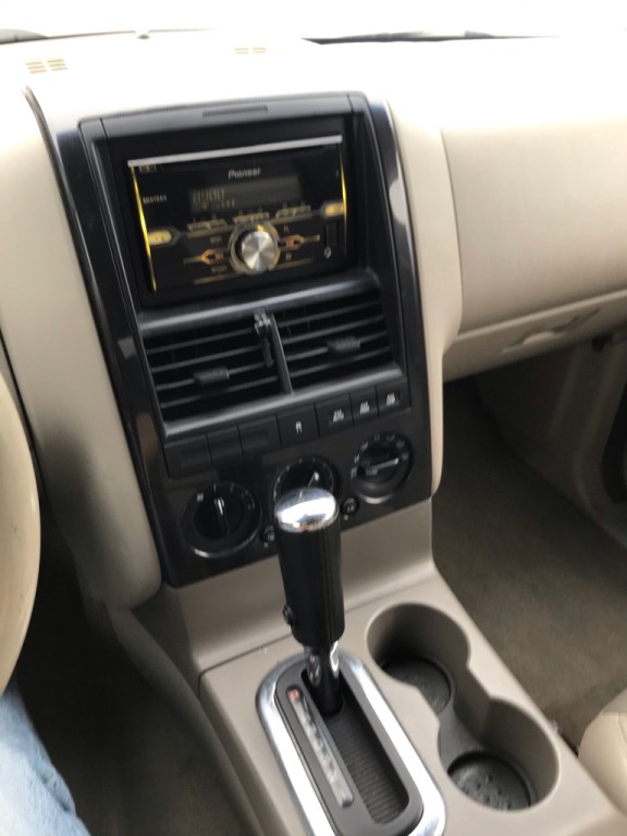 2006 Ford Explorer Image 11