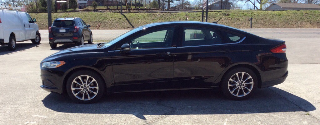 2017 Ford Fusion Image 2