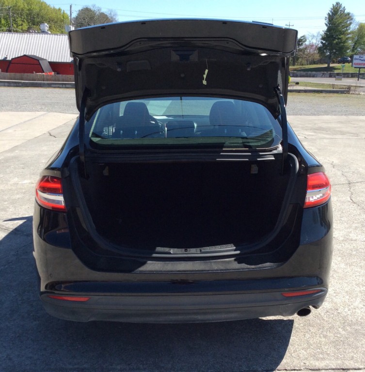 2017 Ford Fusion Image 8