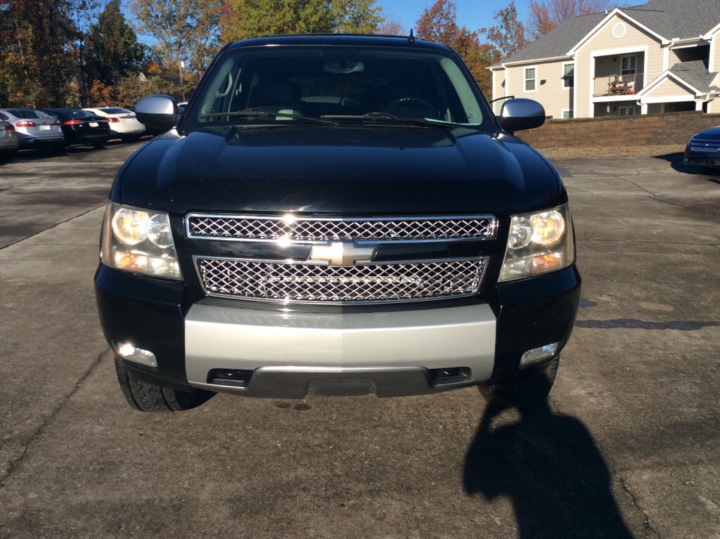 2008 Chevrolet Tahoe Image 2