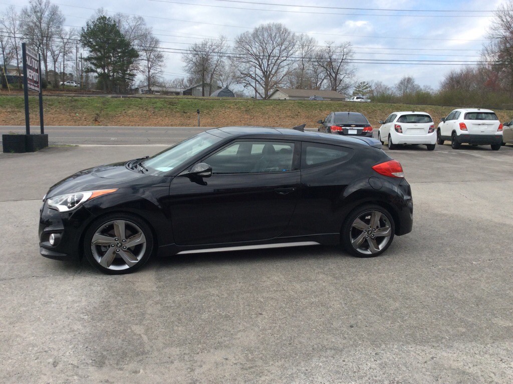 2013 Hyundai Veloster Image 2