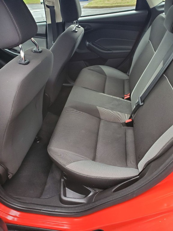 2012 Ford Focus Image 6