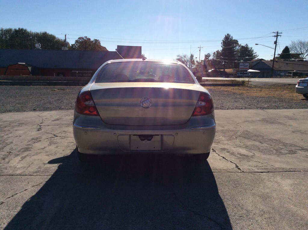 2008 Buick Lacrosse Image 4