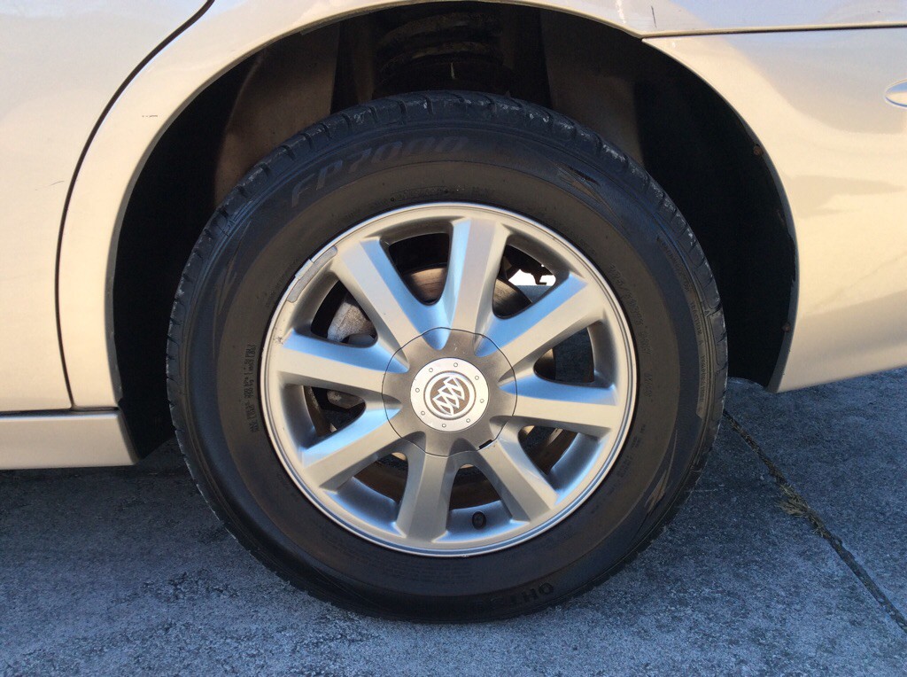 2008 Buick Lacrosse Image 5