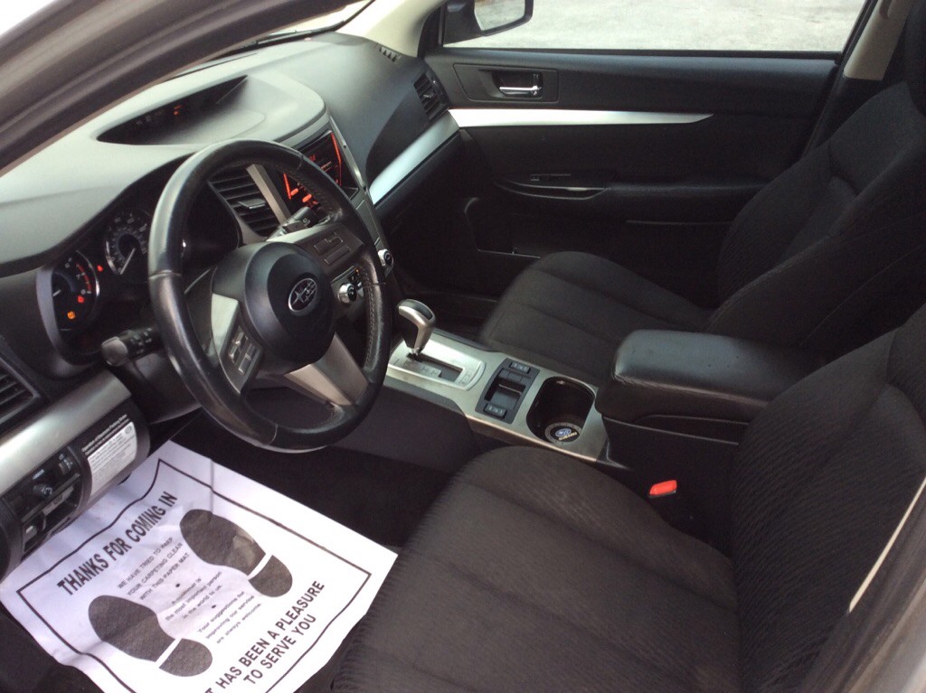2010 Subaru Outback Image 5