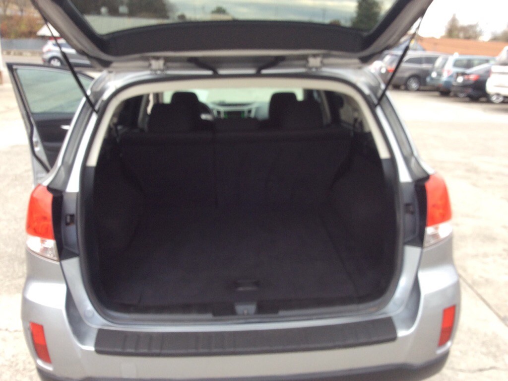 2010 Subaru Outback Image 7