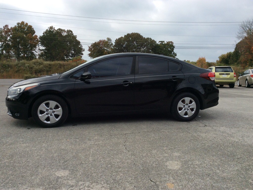 2017 Kia Forte Image 3