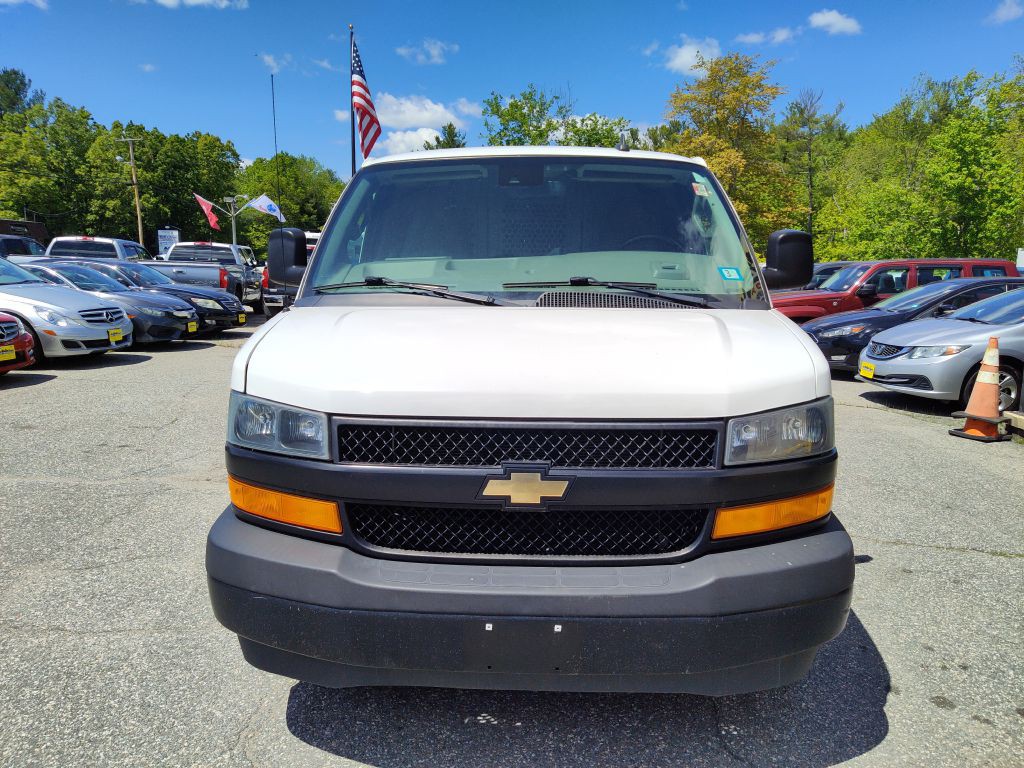 2019 Chevrolet Express Image 3