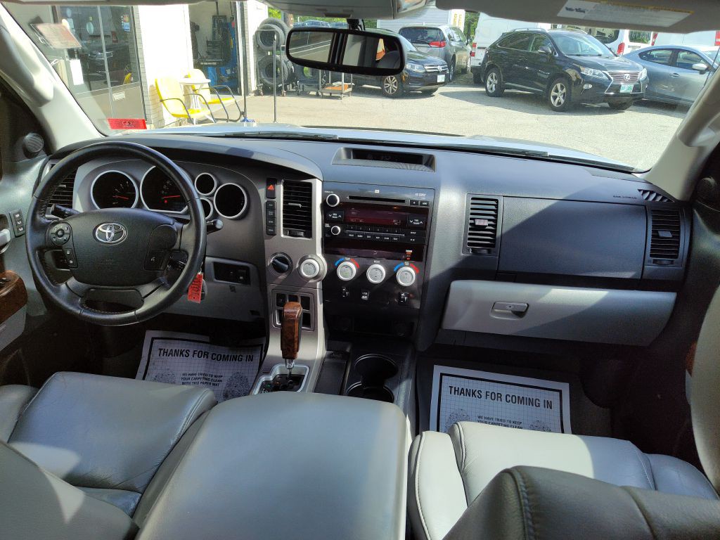 2011 Toyota Tundra Image 10