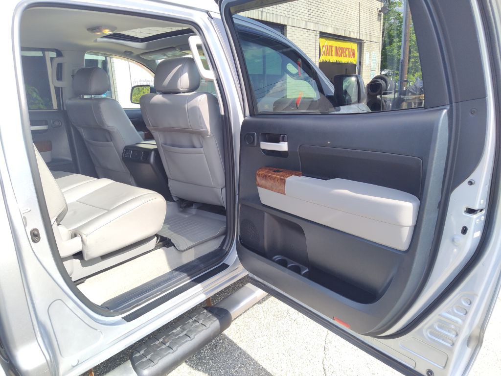 2011 Toyota Tundra Image 17