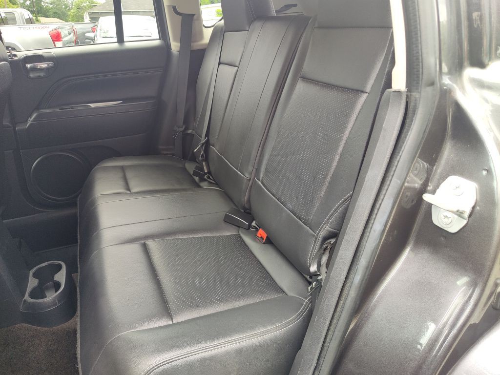 2015 Jeep Compass Image 16
