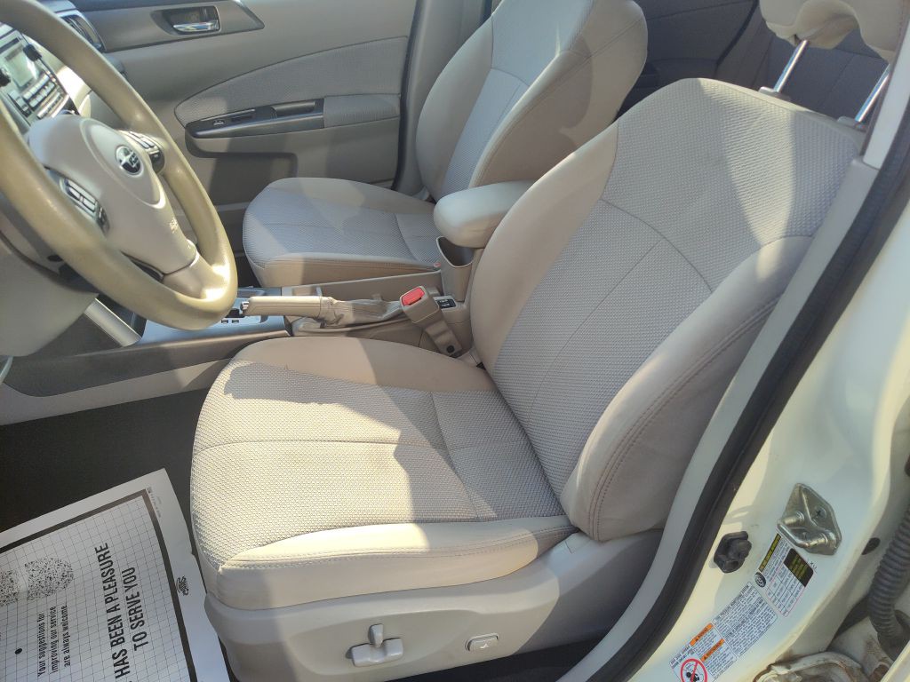 2012 Subaru Forester Image 10