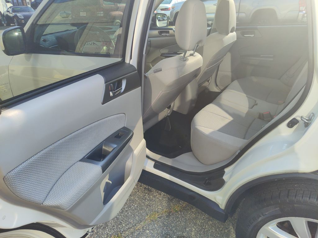 2012 Subaru Forester Image 13