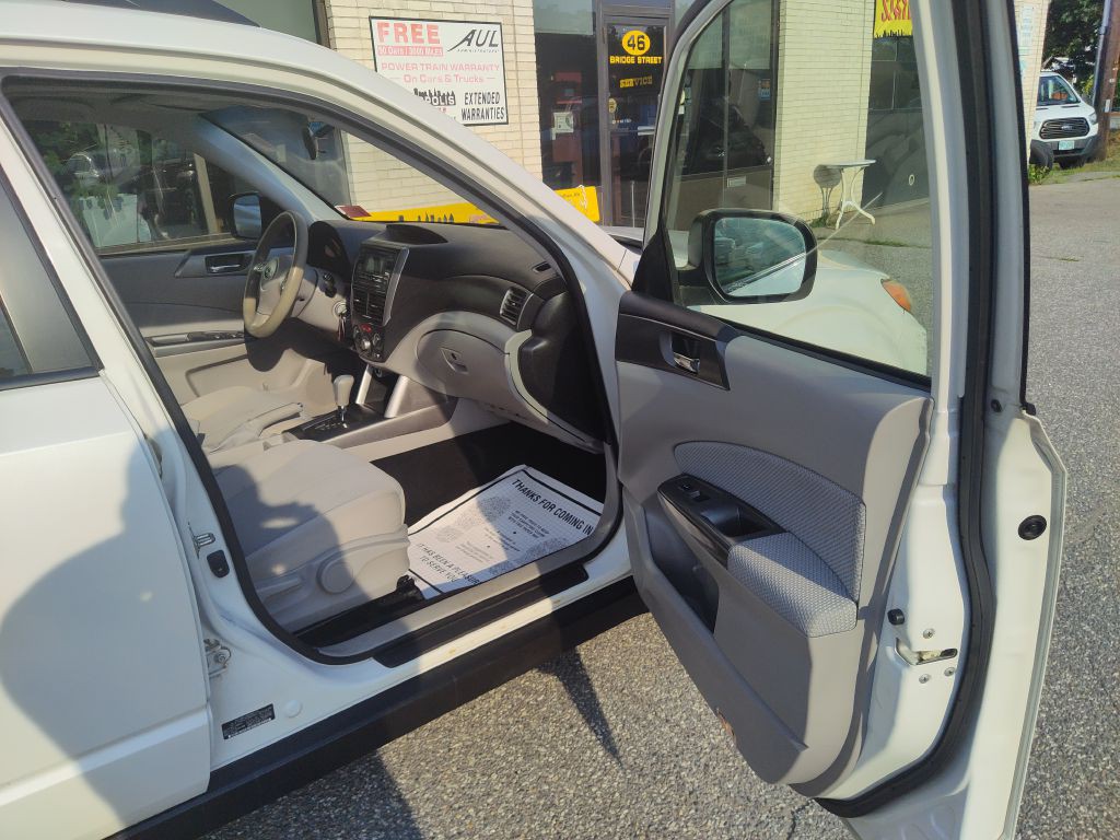 2012 Subaru Forester Image 18