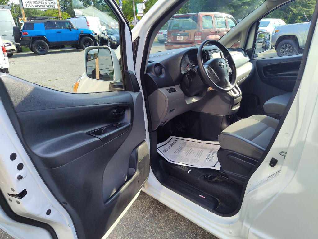 2018 Nissan NV200 Image 11
