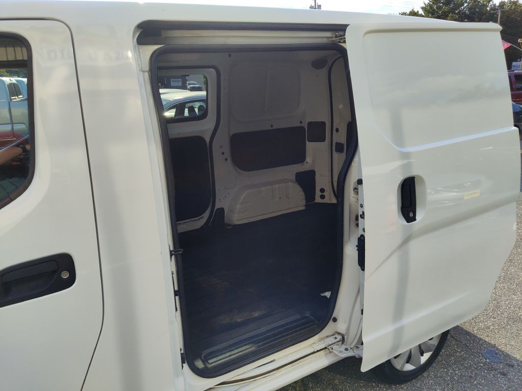 2018 Nissan NV200 Image 12